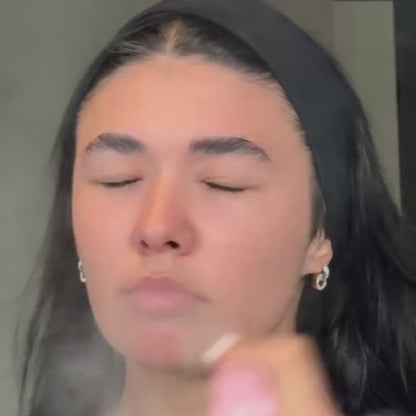 Peach Fuzz Highlighting Spray